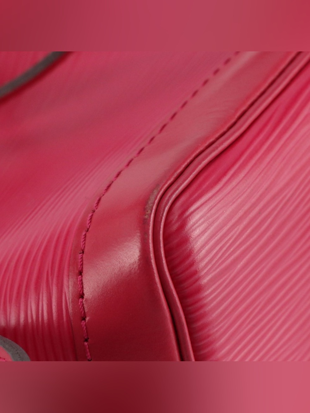 Louis Vuitton Nano Noé Bucket Crossbody Bag in Fuchsia Pink Epi Leather - Picture 9 of 9